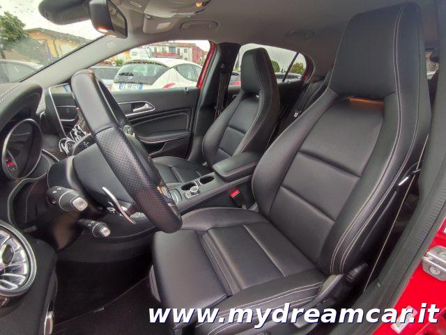 MERCEDES-BENZ GLA 200 Automatic Premium 156cv