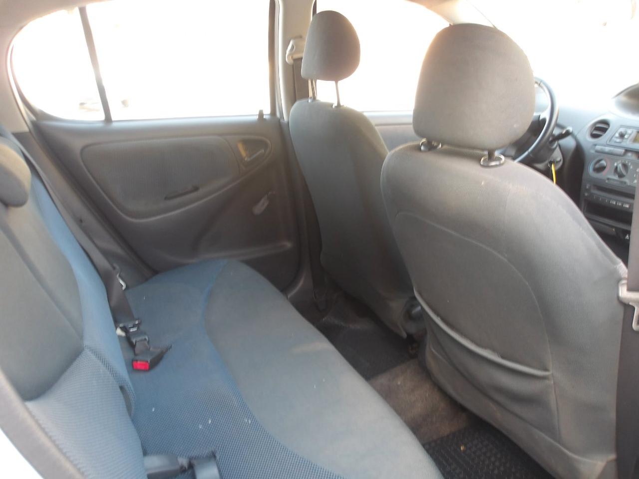 TOYOTA YARIS 1.0 5 PORTE