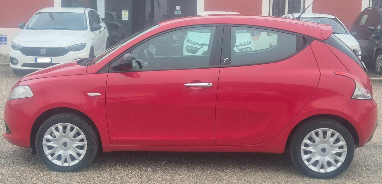 Lancia Ypsilon 1.2 69 CV 5 porte GPL Ecochic Silver