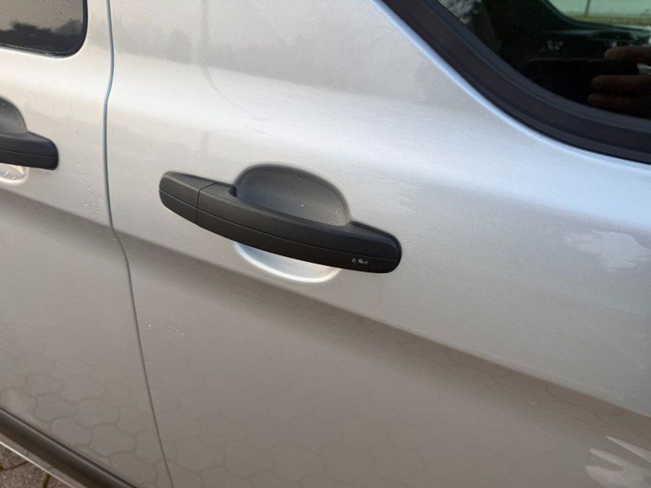 Ford Transit Custom 320 2.0 EcoBlue 130 PC Combi Trend 9 posti + IVA