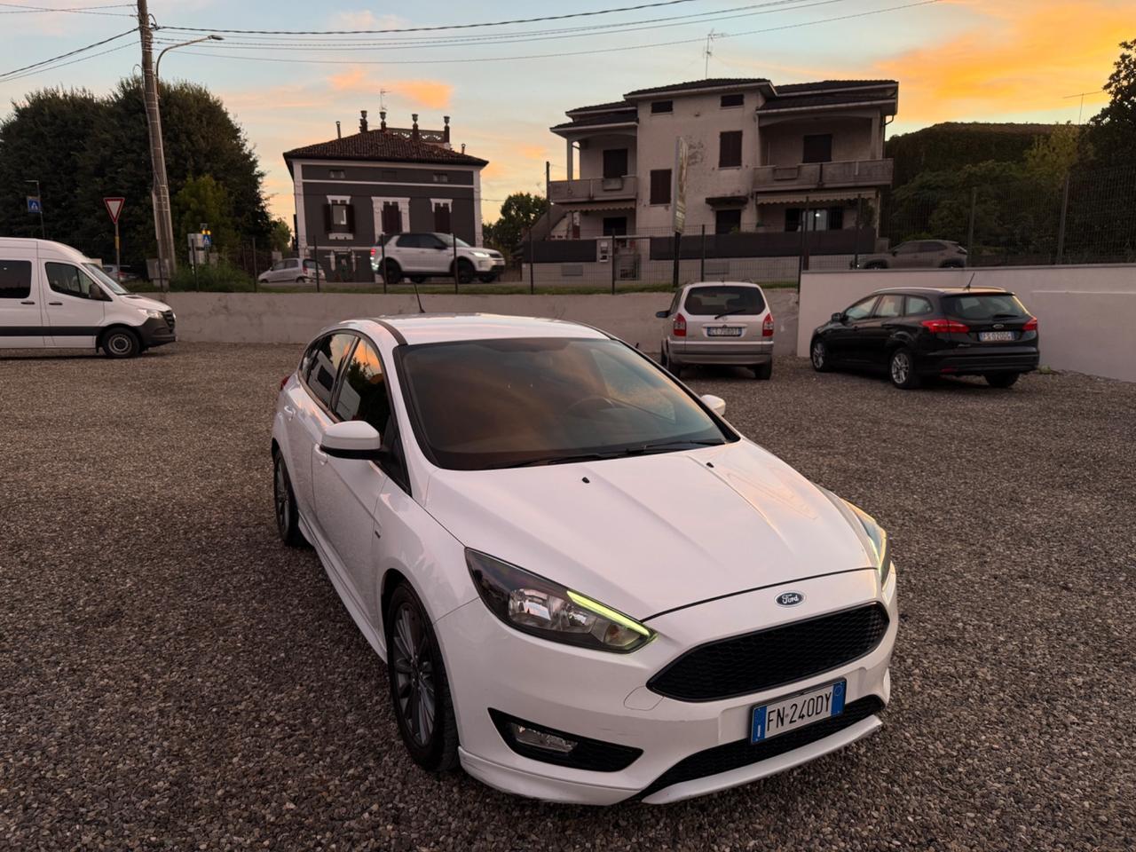 Ford Focus 1.0 EcoBoost 125 CV ST line