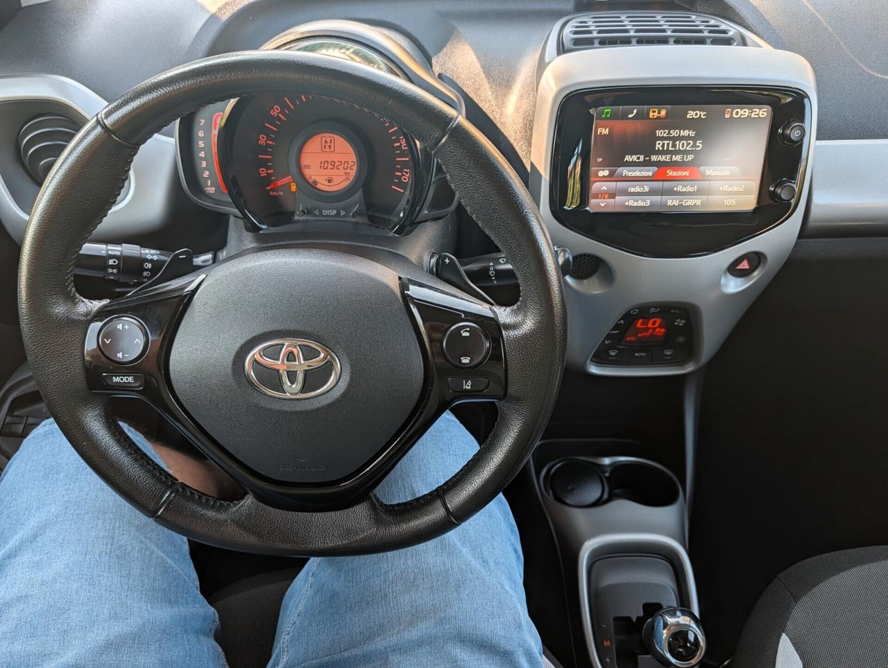 Toyota Aygo 1.0 VVT-i 69 CV 5 porte x-play MMT