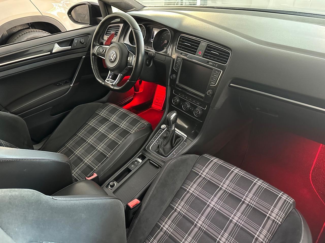 Volkswagen Golf 2.0 TDI DSG 5p. Highline BlueMotion Technology