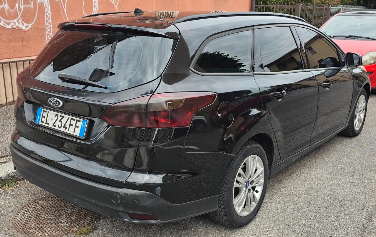 Ford Focus 1.6 TDCi 95 CV SW GUIDABILE DA NEOPATENTATI