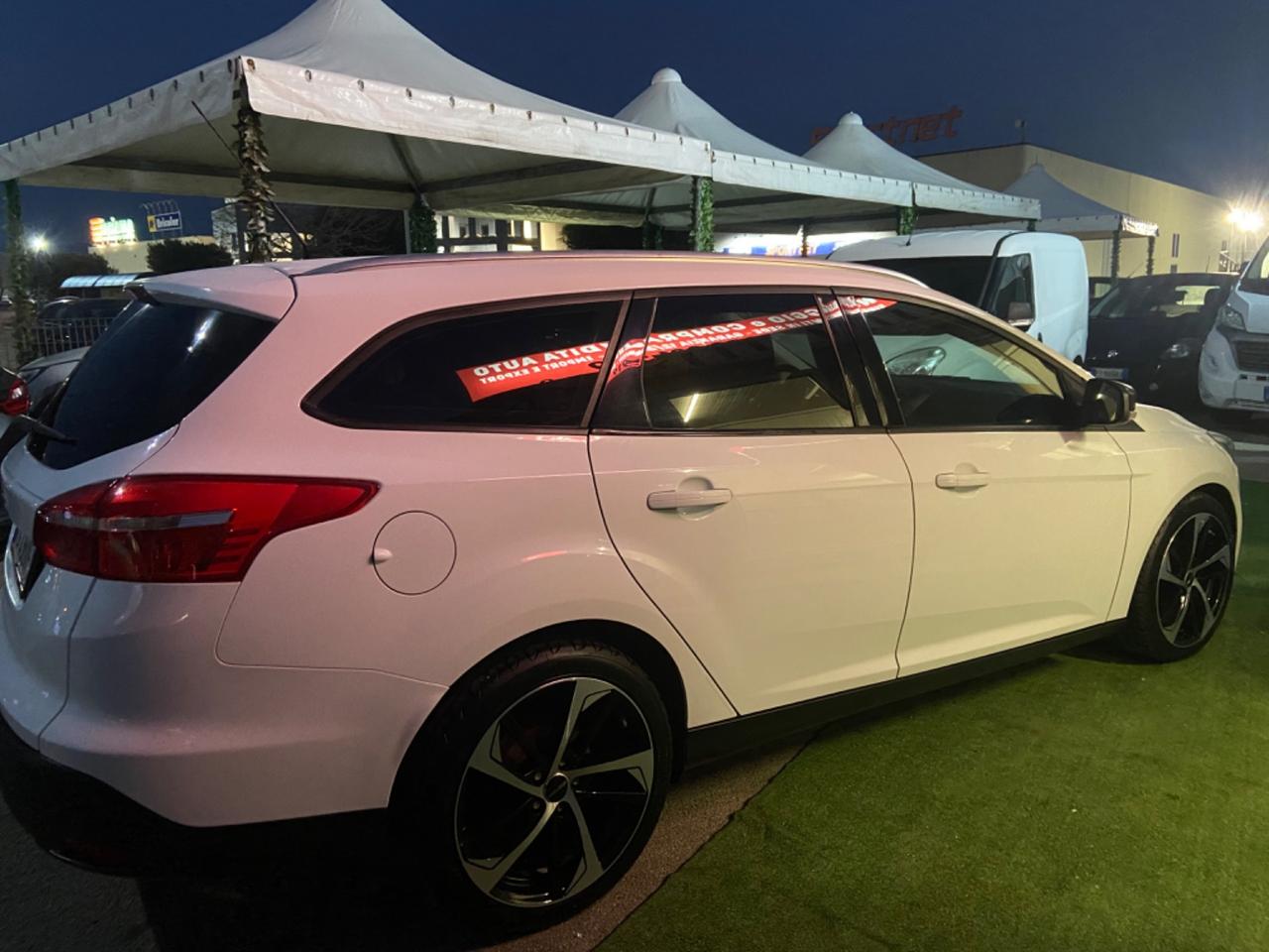 Ford Focus 1.5 TDCi 95 CV SW Titanium nuova garanzia1