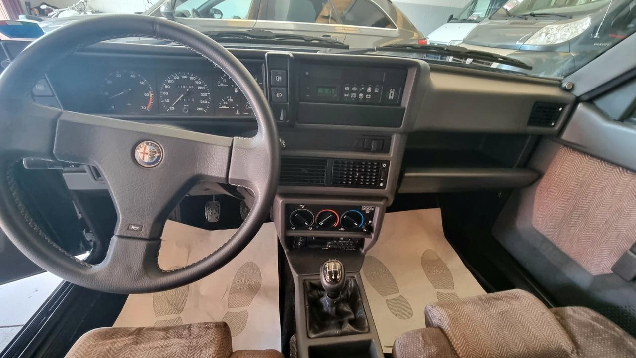 Alfa Romeo 75 1.8i turbo America