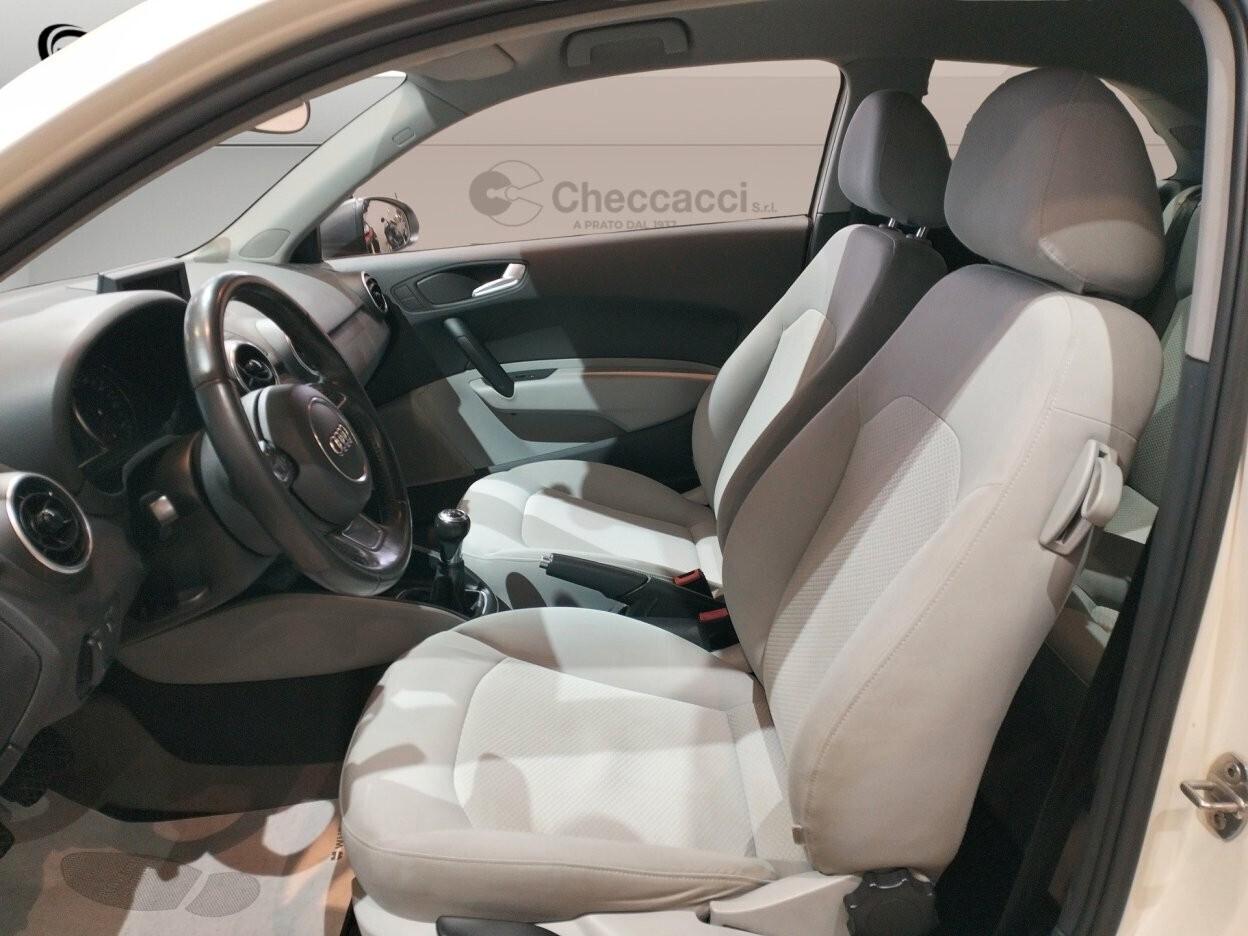 Audi A1 3p 1.6 tdi Attraction c/clima 90cv NEOPATENTATI