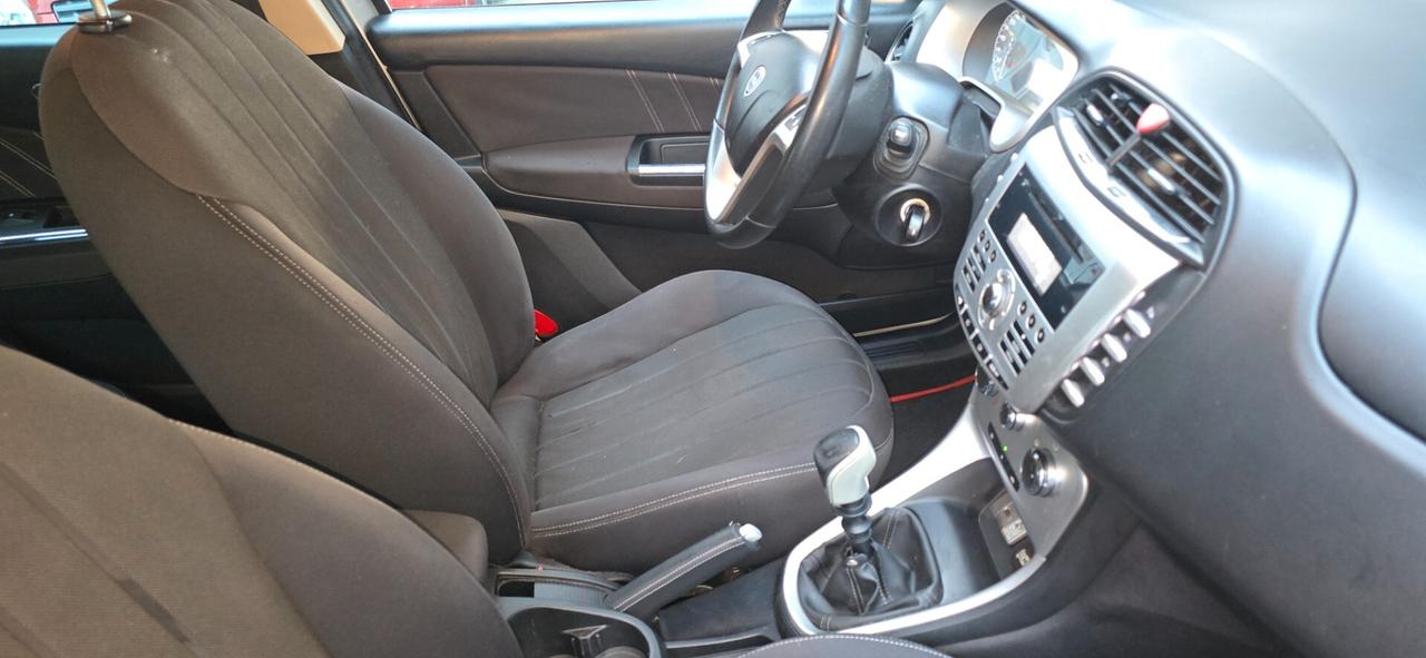 Lancia Delta 1.6 MJT DPF Silver