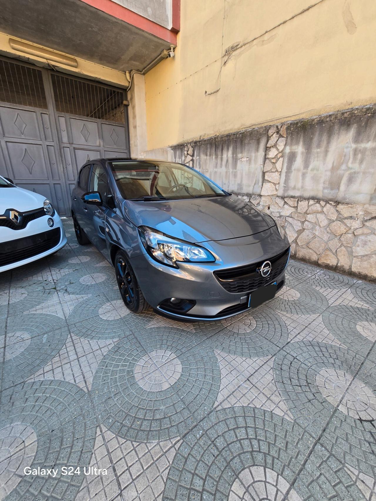 Opel Corsa 1.2 Coupé b-Color