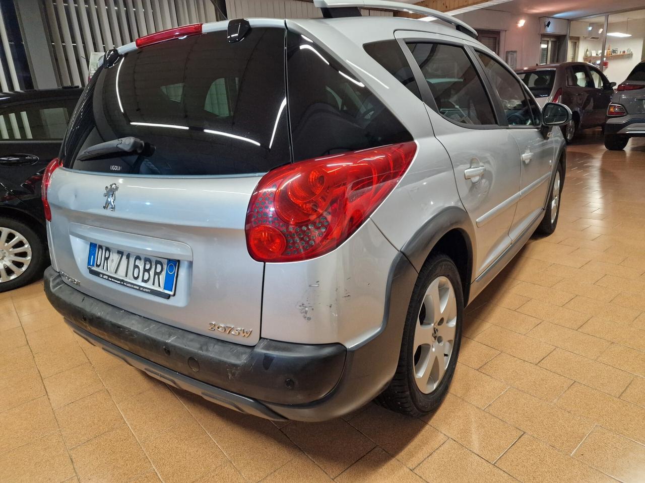 Peugeot 207 1.6 HDi 90CV SW Outdoor, 123 mila chilometri