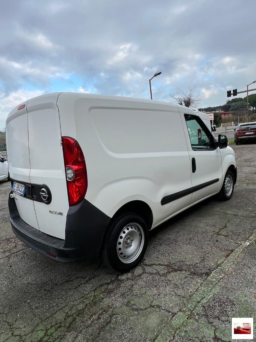 OPEL - Combo Tour - CDTi 90CV PC-TA Cosmo