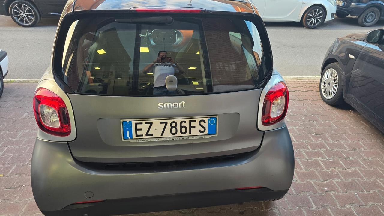 Smart ForTwo 1000 52 kW MHD coupé passion GRIGIO MATT