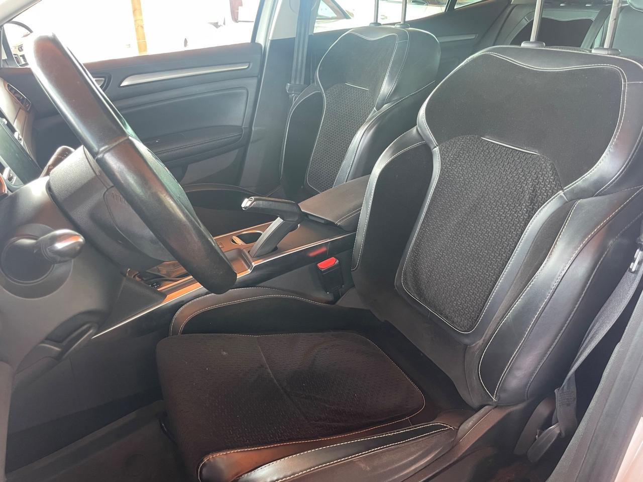 Renault Megane Mégane dCi 8V 110 CV EDC Energy Zen