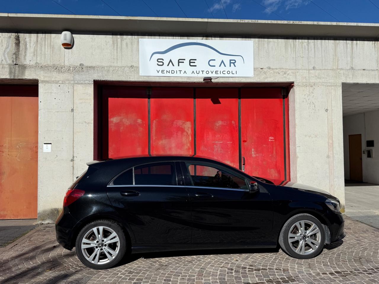 MERCEDES-BENZ 180 D PREMIUM AUTOMATIC