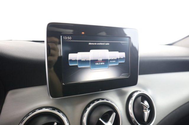 MERCEDES-BENZ CLA sse GLA GLA 200 d Automatic Sport