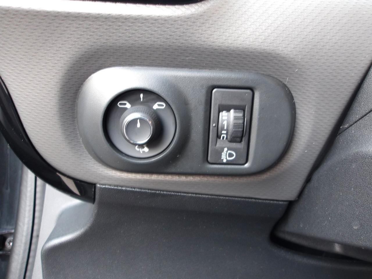 Citroen C4 Cactus 1.2 puretech Shine s&s 110cv eat6