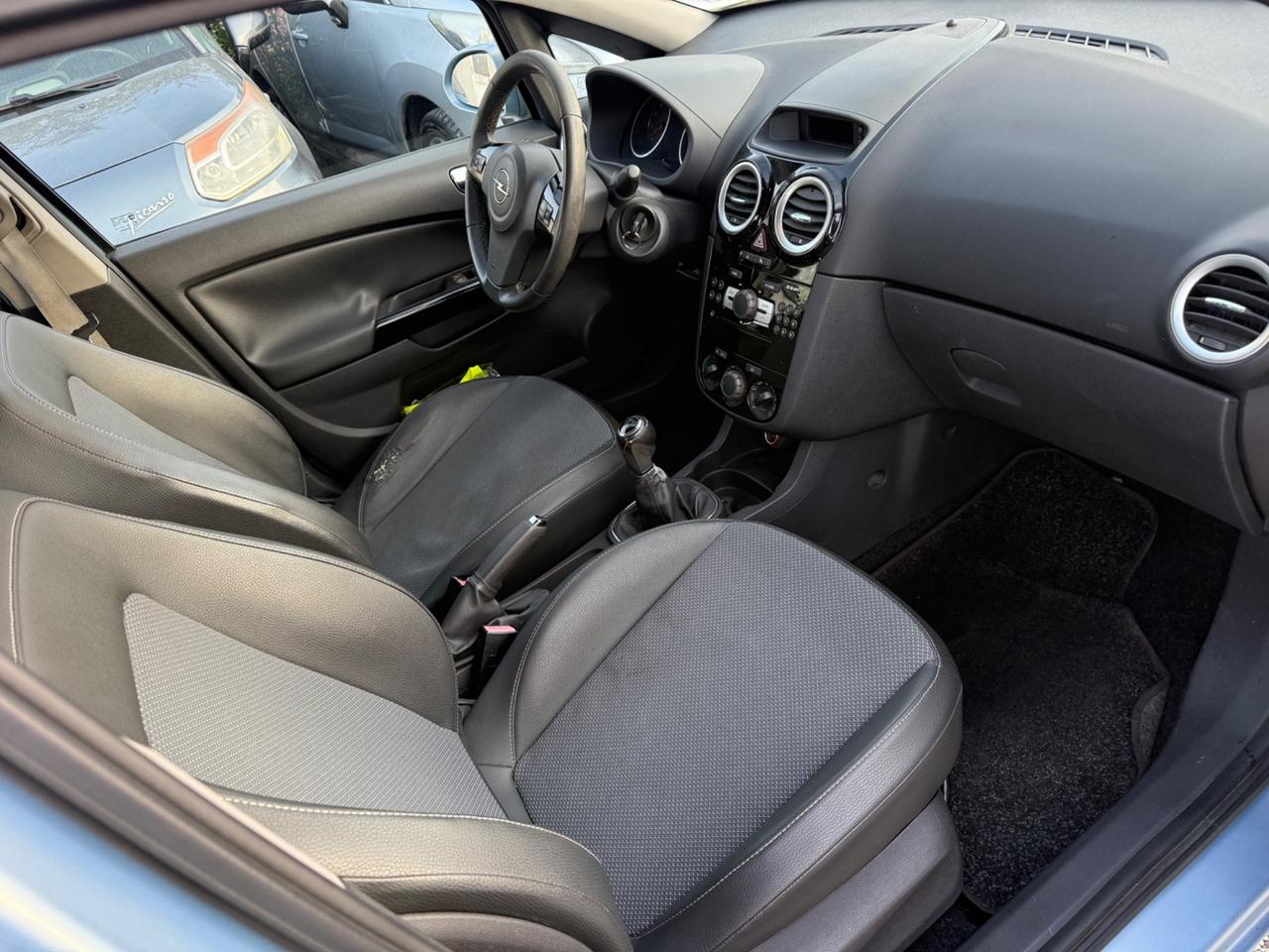 Opel Corsa 1.2 3 porte Club