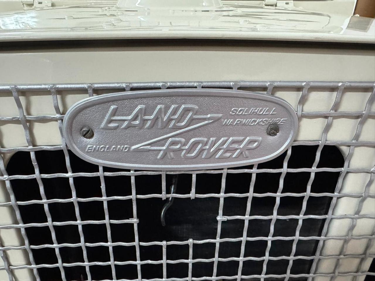 Land Rover Defender 88