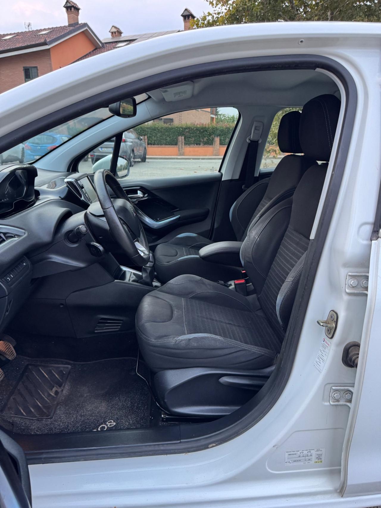 Peugeot 208 1.2 VTi 82 CV 5 porte Allure