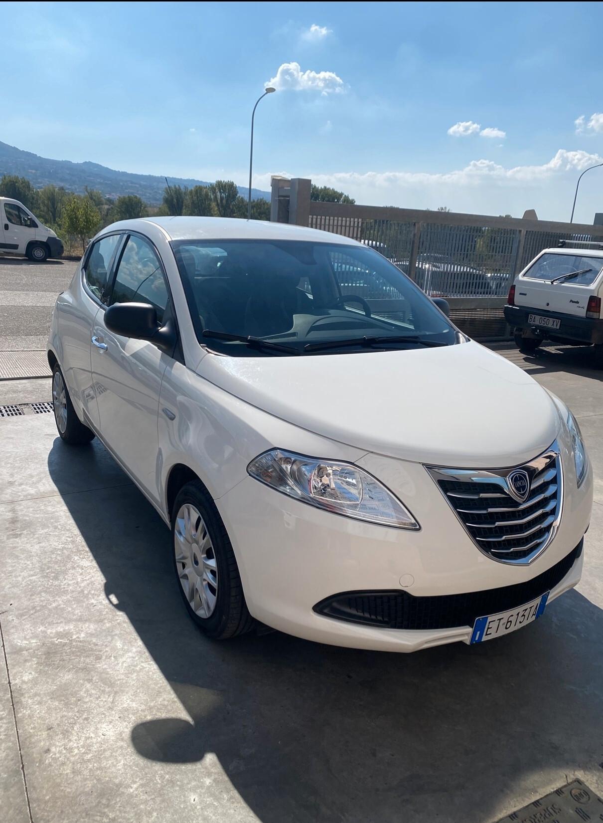 Lancia Ypsilon 1.2 69CV