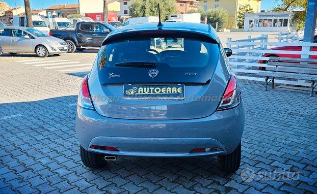 Lancia Ypsilon 1.0 Hybrid Alberta Ferretti