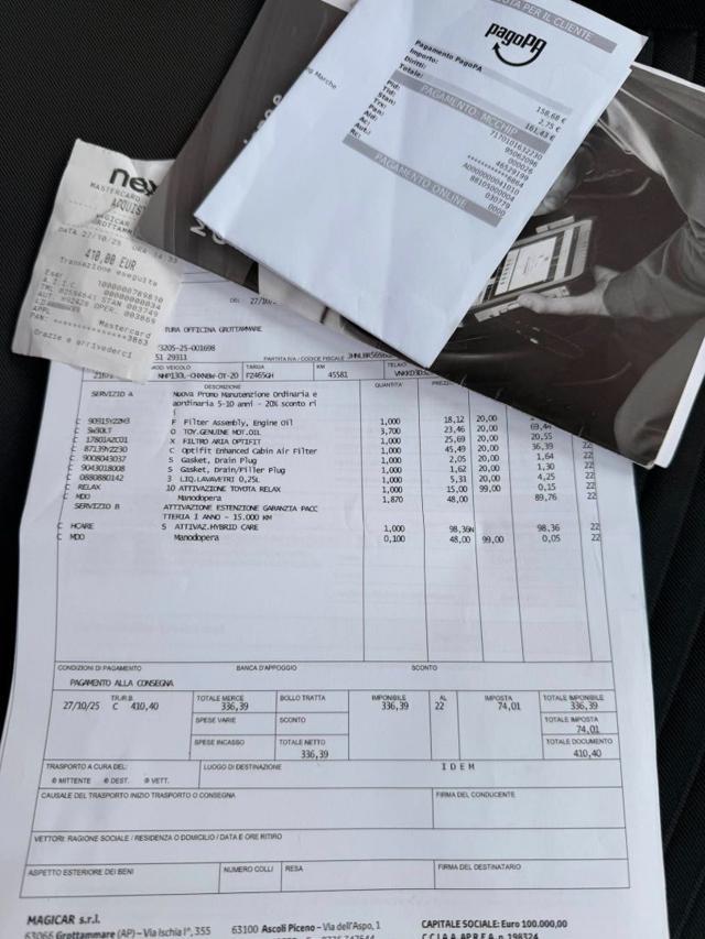 TOYOTA Yaris 1.5 Hybrid 5 porte Business