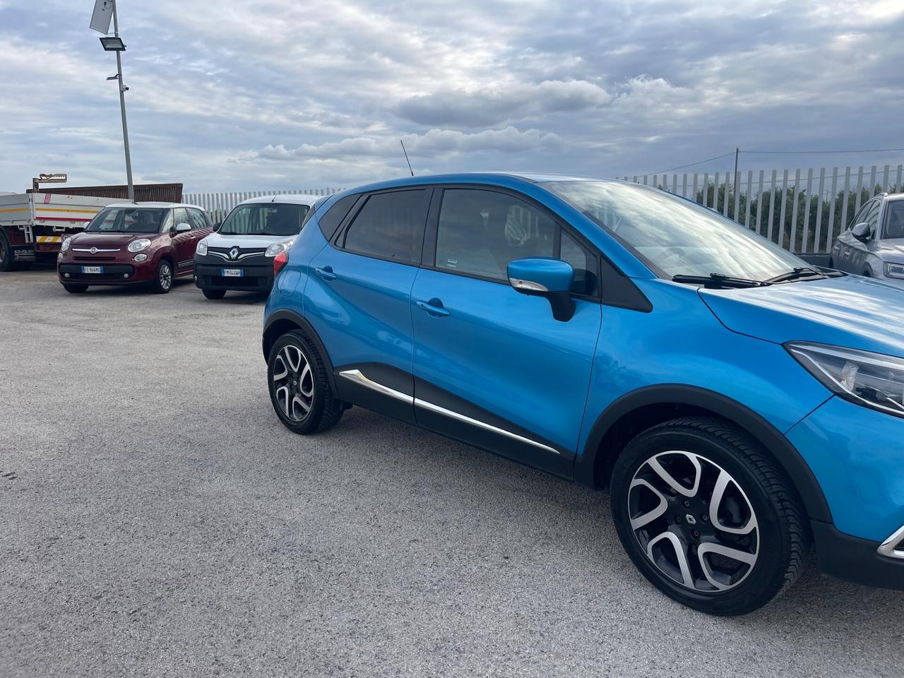 RENAULT CAPTUR 0.9 TCE FULL LED PARI AL NUOVO