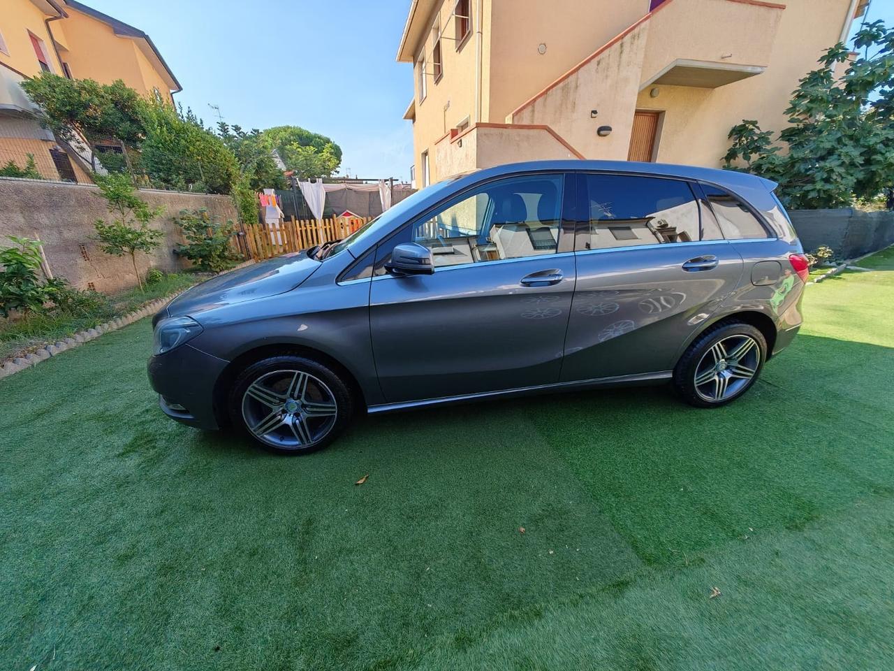 Mercedes-benz B 180 BlueEFFICIENCY Premium
