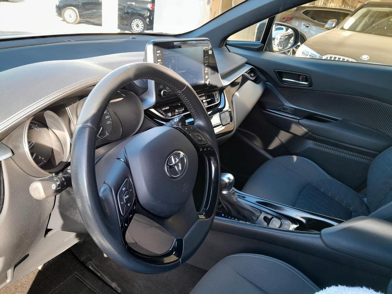 Toyota C-HR 1.8 Hybrid E-CVT Trend