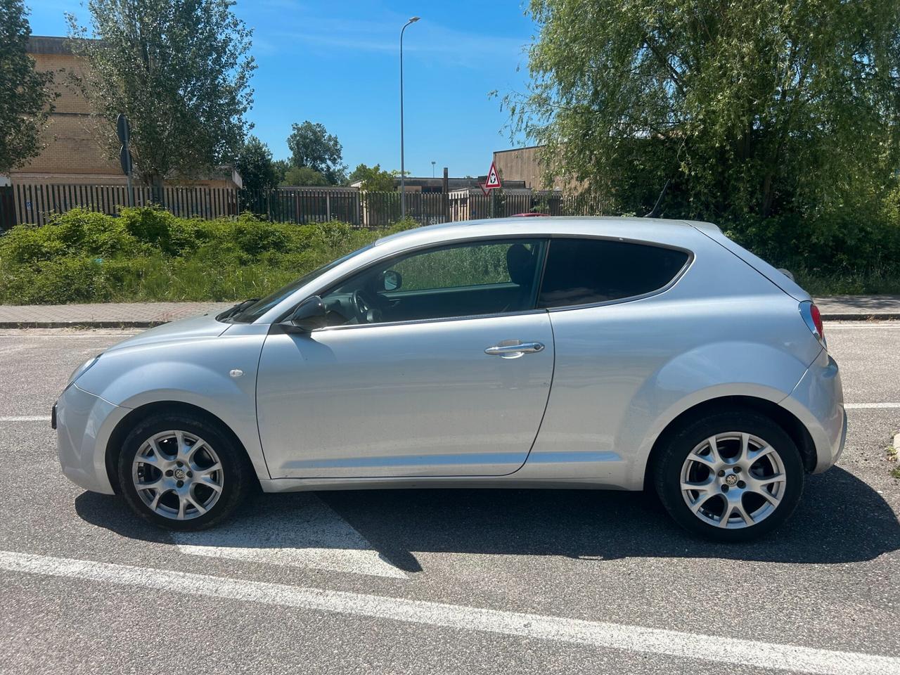 ALFA ROMEO MiTo 1.3 JTDM-2 95CV DISTINCTIVE SPORT PACK – 2012
