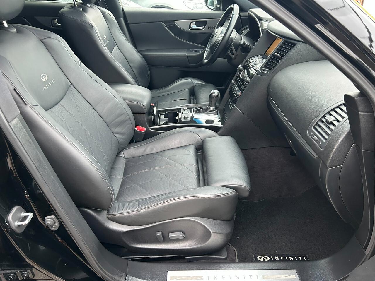 INFINITI FX 3.0DS V6 238CV AWD auto Premium - EXPORT