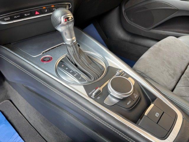 AUDI TTS Coupé TFSI quattro S tronic sport attitude