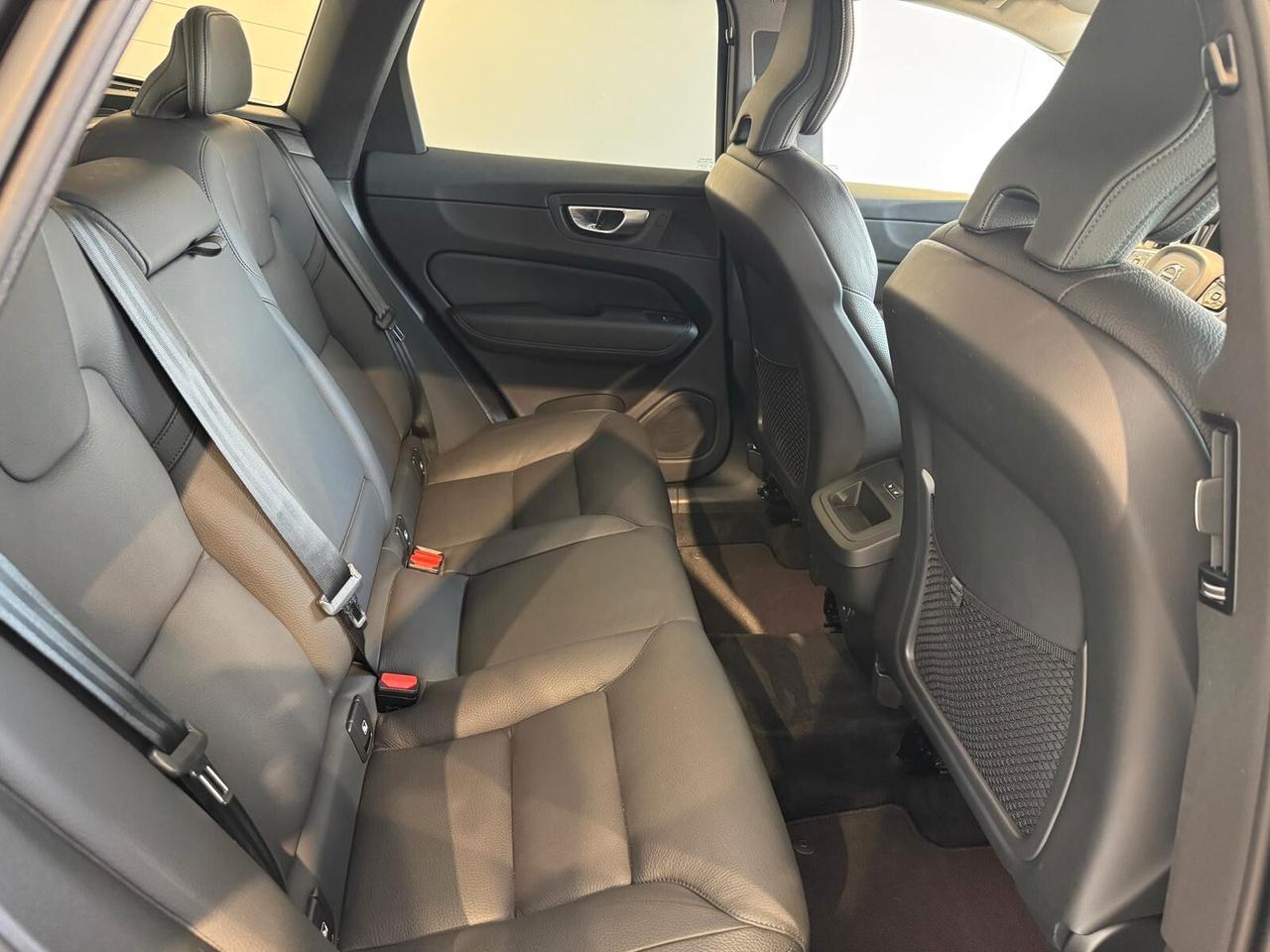 Volvo XC 60 XC60 B4 (d) AWD automatico Plus Dark