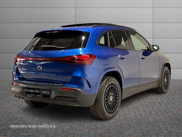 MERCEDES-BENZ EQA 250+ AMG Line Premium