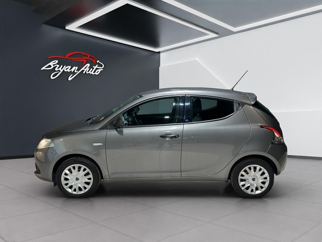 Lancia Ypsilon 1.2 69 CV 5 porte Elefantino