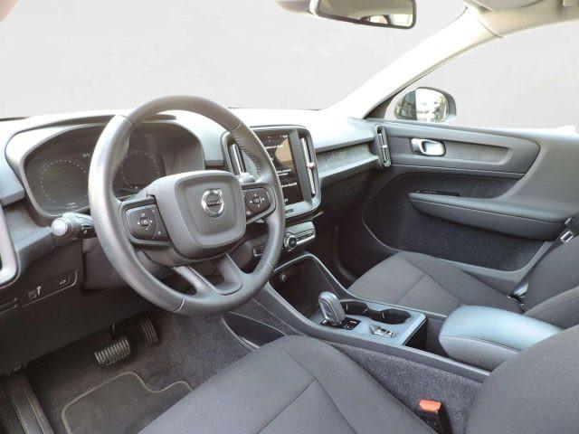 VOLVO XC40 T2 MOMENTUM CORE AUTOMATICA