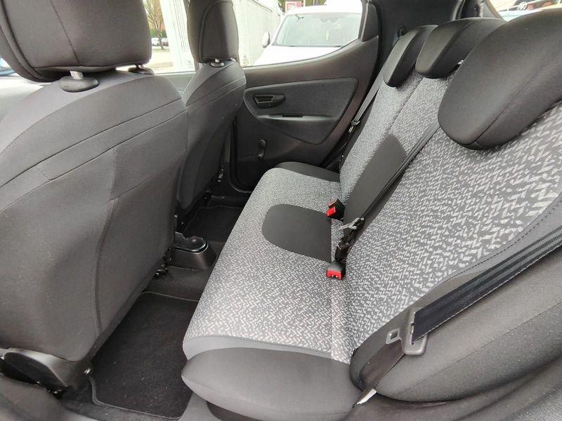 Lancia Ypsilon 1.0 FireFly 5 porte S&S Hybrid Silver