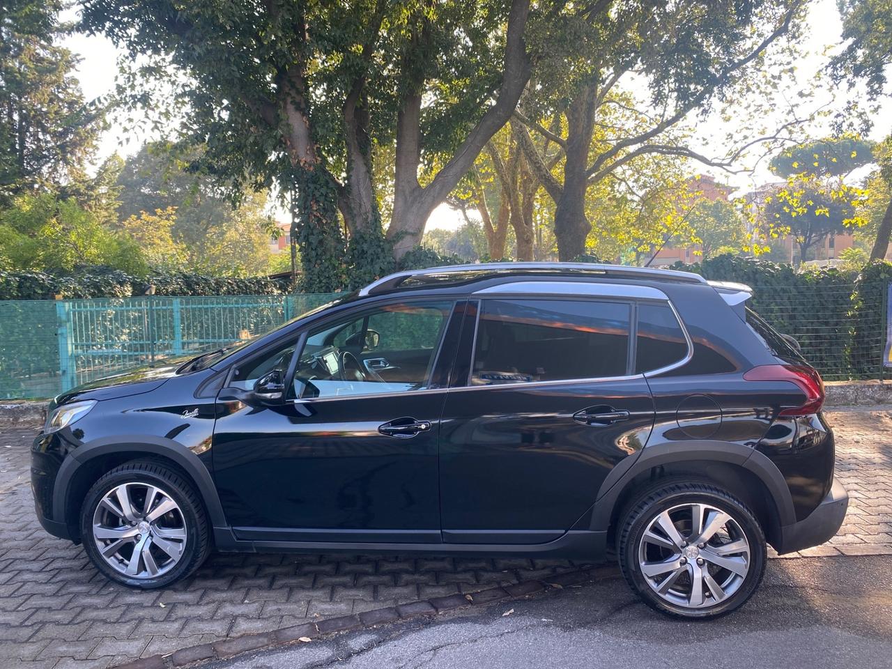 Peugeot 2008 BlueHDi 100 GT Line gomme nuove !
