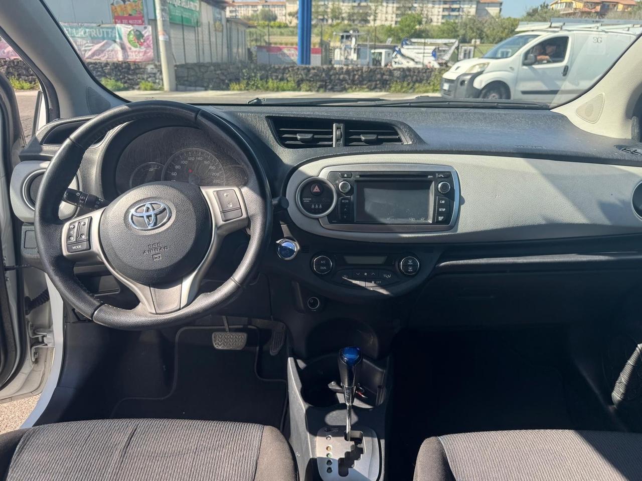 Toyota Yaris 1.5 Hybrid 5 porte Style MARCIANTE MA CON SPIA BATTERIA IBRITDA