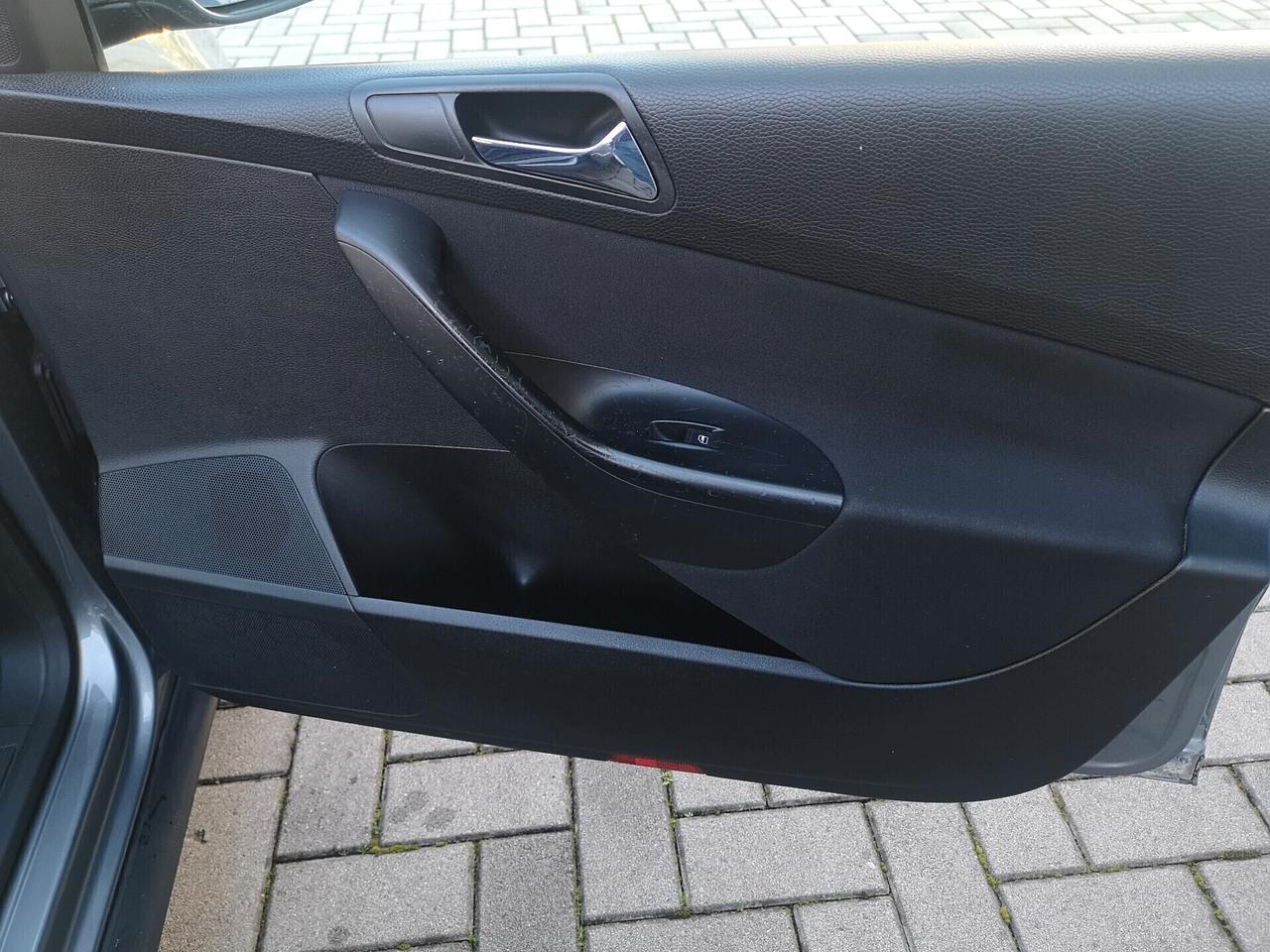 Volkswagen Passat 2.0 16V TDI Var. Sportline