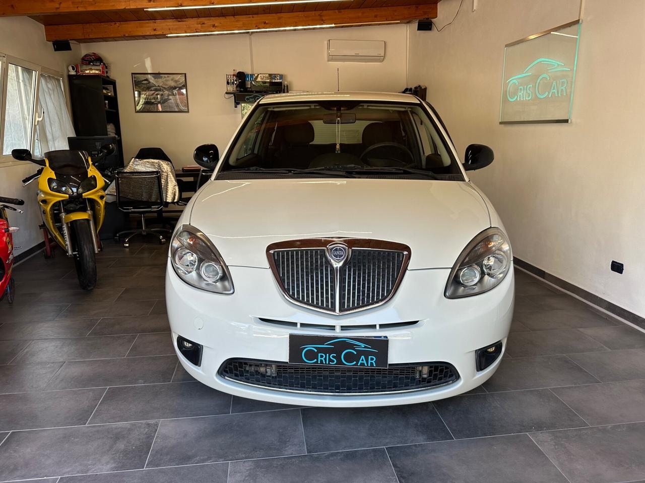 Lancia Ypsilon 1.2 69 CV Unyca distribuzione nuova GARANZIA