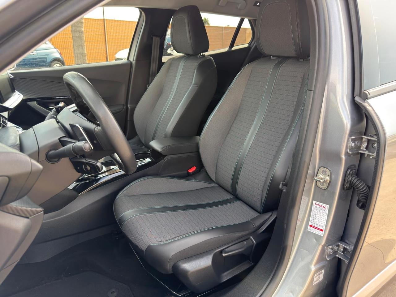 Peugeot 2008 1.5 Hdi 130cv EAT8 Allure 2022 Automatica