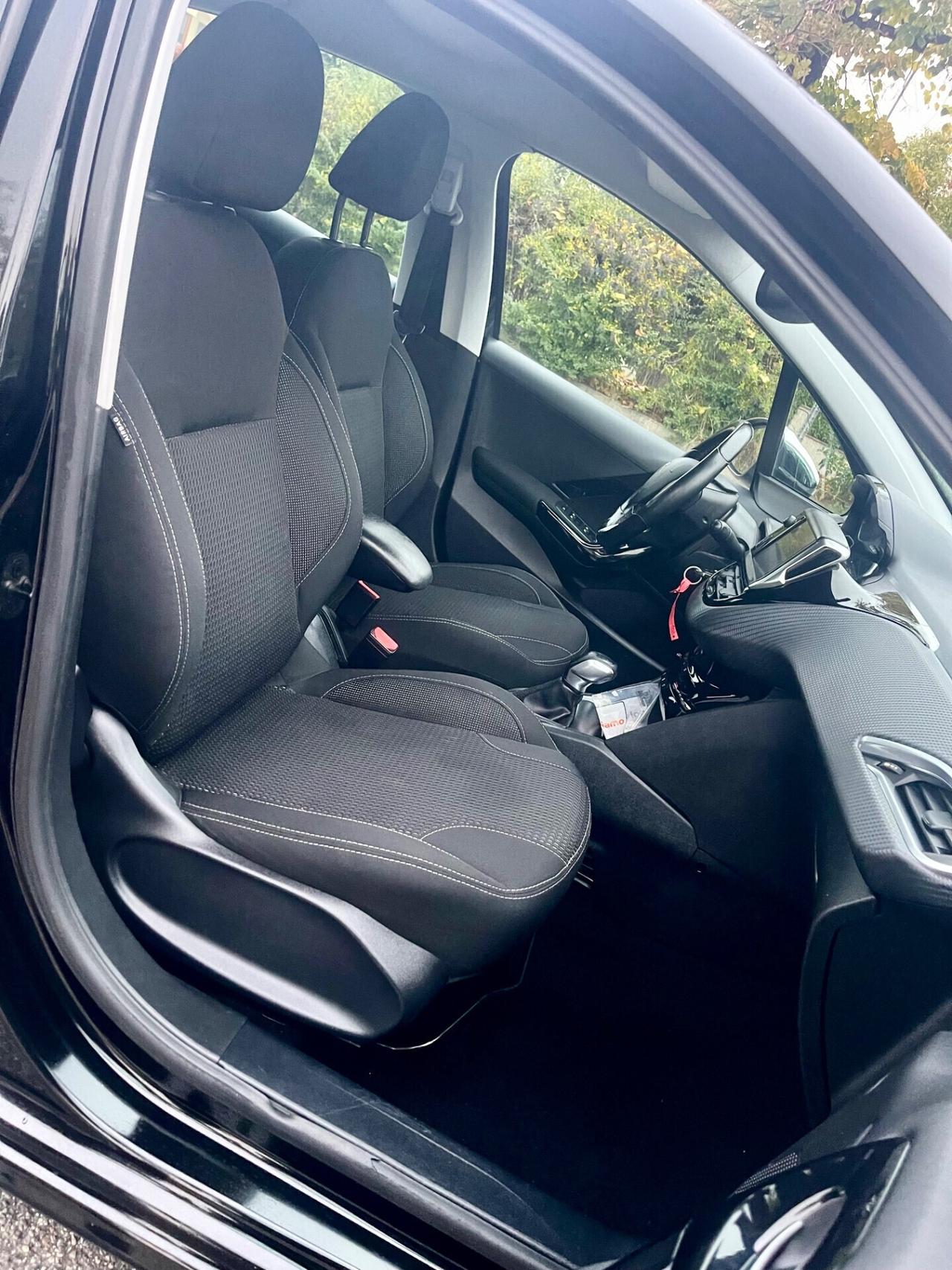 Peugeot 208 PureTech 82 5 porte Access