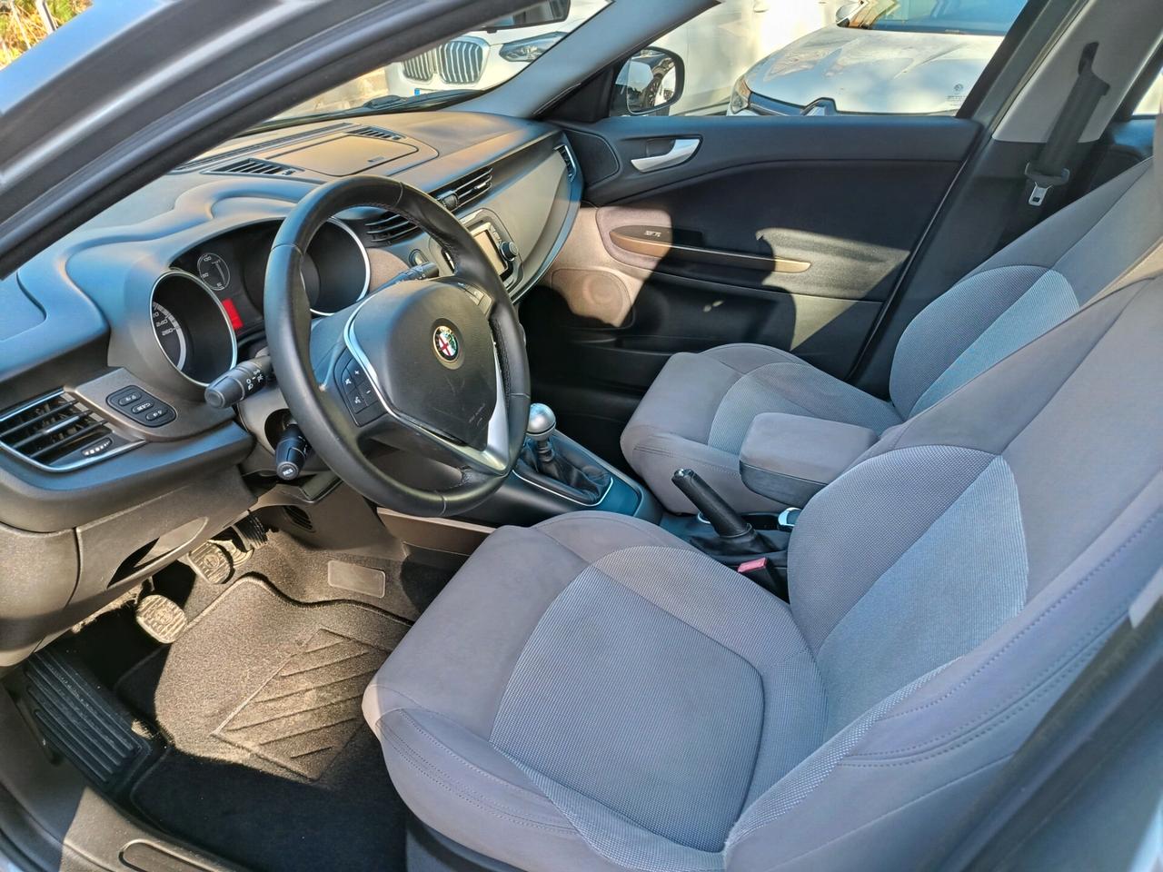 Alfa Romeo Giulietta 1.6 JTDm-2 105 CV Distinctive