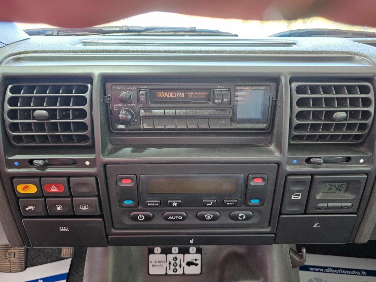 Land Rover Discovery 5 Porte Discovery 5p 2.5 td5 Luxury