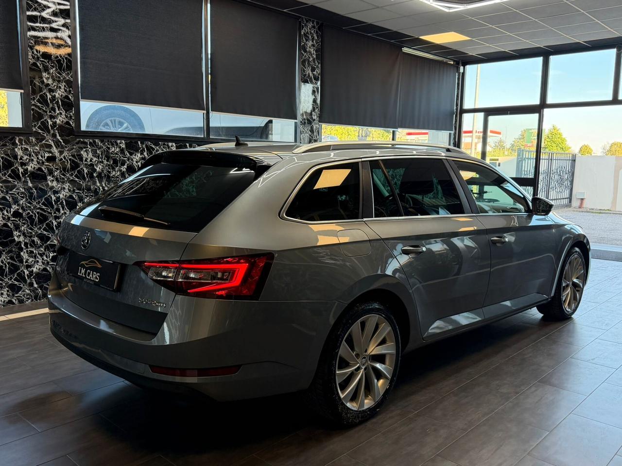 Skoda Superb 2.0 TDI DSG Wagon Ambition