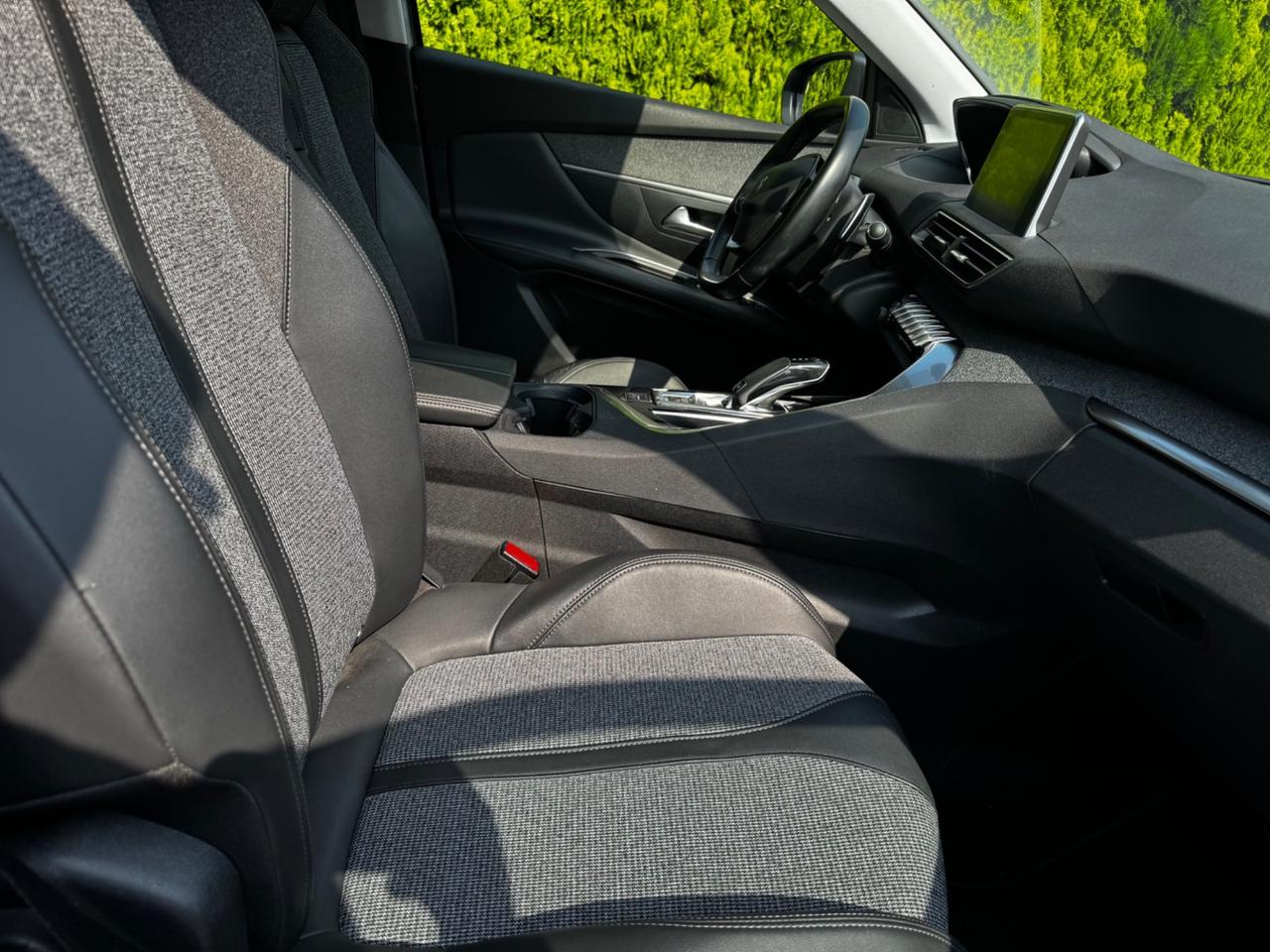 Peugeot 3008 BlueHDi 120 S&S Business