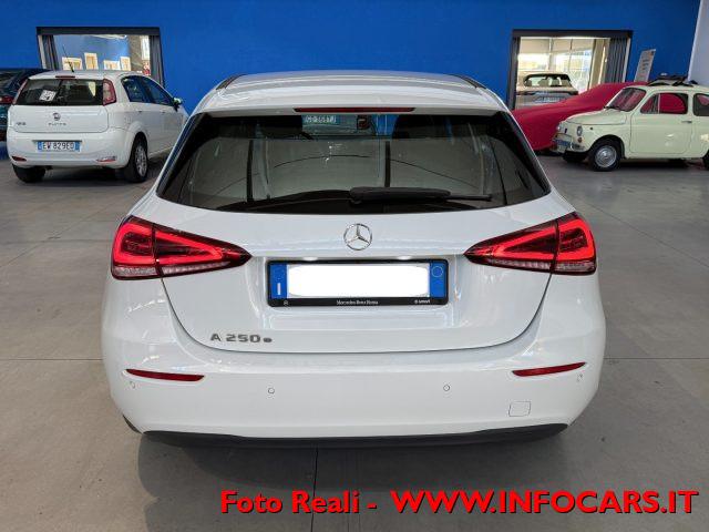 MERCEDES-BENZ A 250 e EQ-Power Business Extra -
