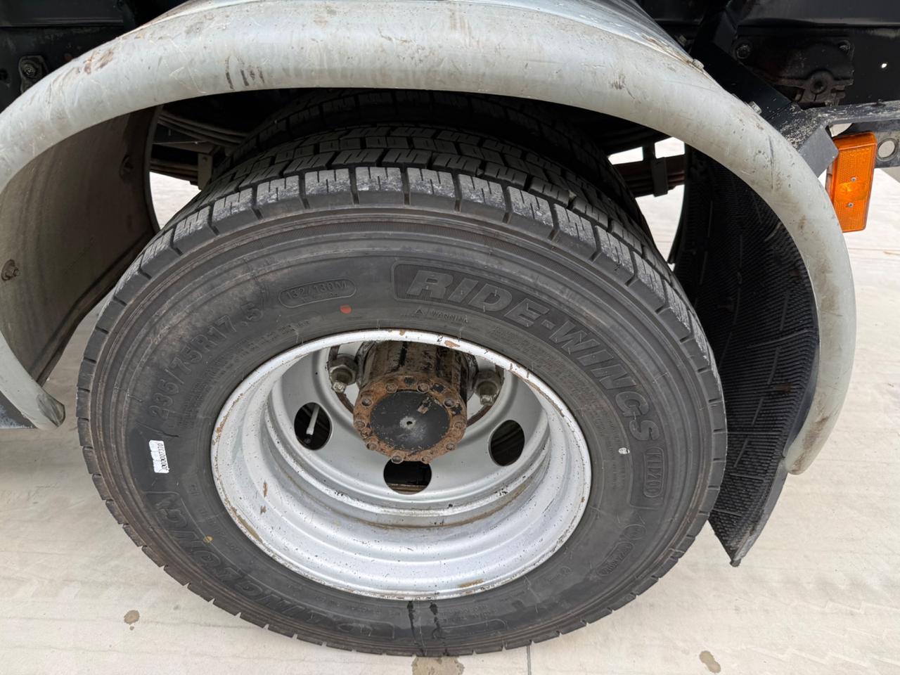 ISUZU F11.210 ribaltabile trilaterale Euro4