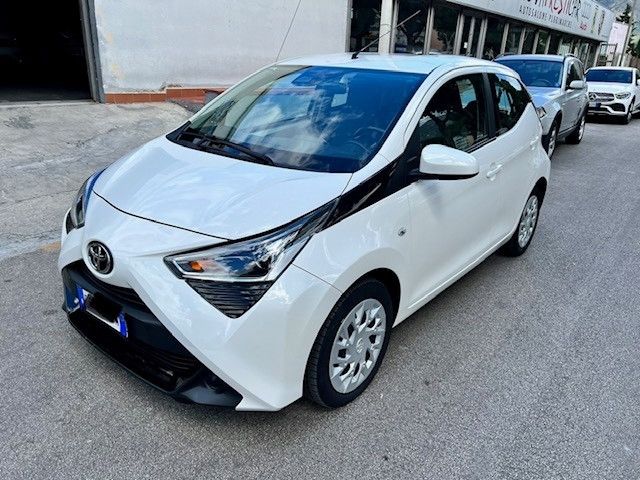 Toyota Aygo Connect 1.0 VVT-i 72 CV 5 porte x-play